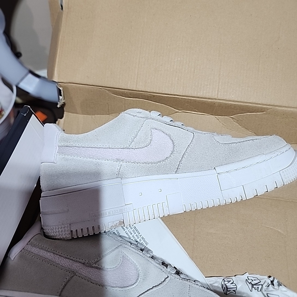 Nike Air Force 1 Womens Low Pixel. 8.5 - Picture 5 of 5